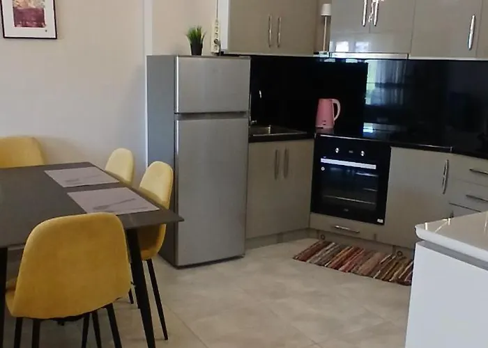 Leo Shkembi Kavajes Appartement *