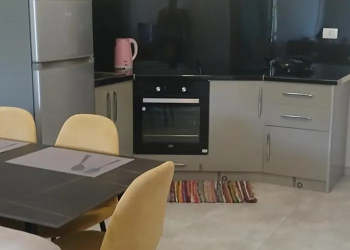 Leo Shkembi Kavajes Durrës